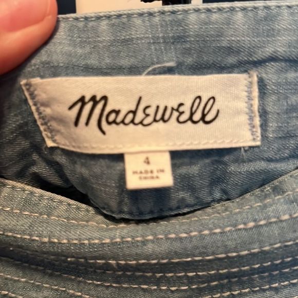 Madewell denim look midi skirt with buttons - size 4 - Picture 3 of 3